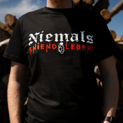 Niemals kniend leben! | T-Shirt